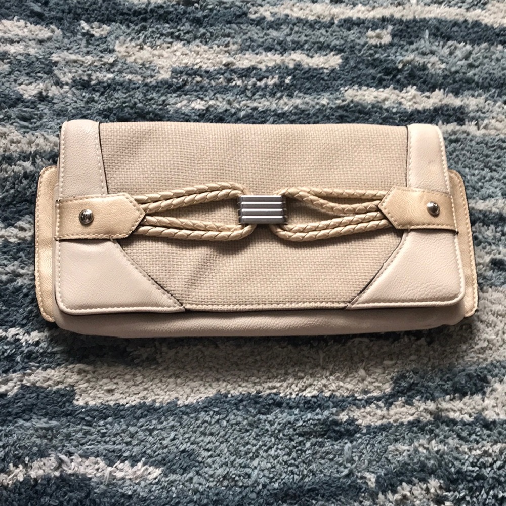 JLo clutch